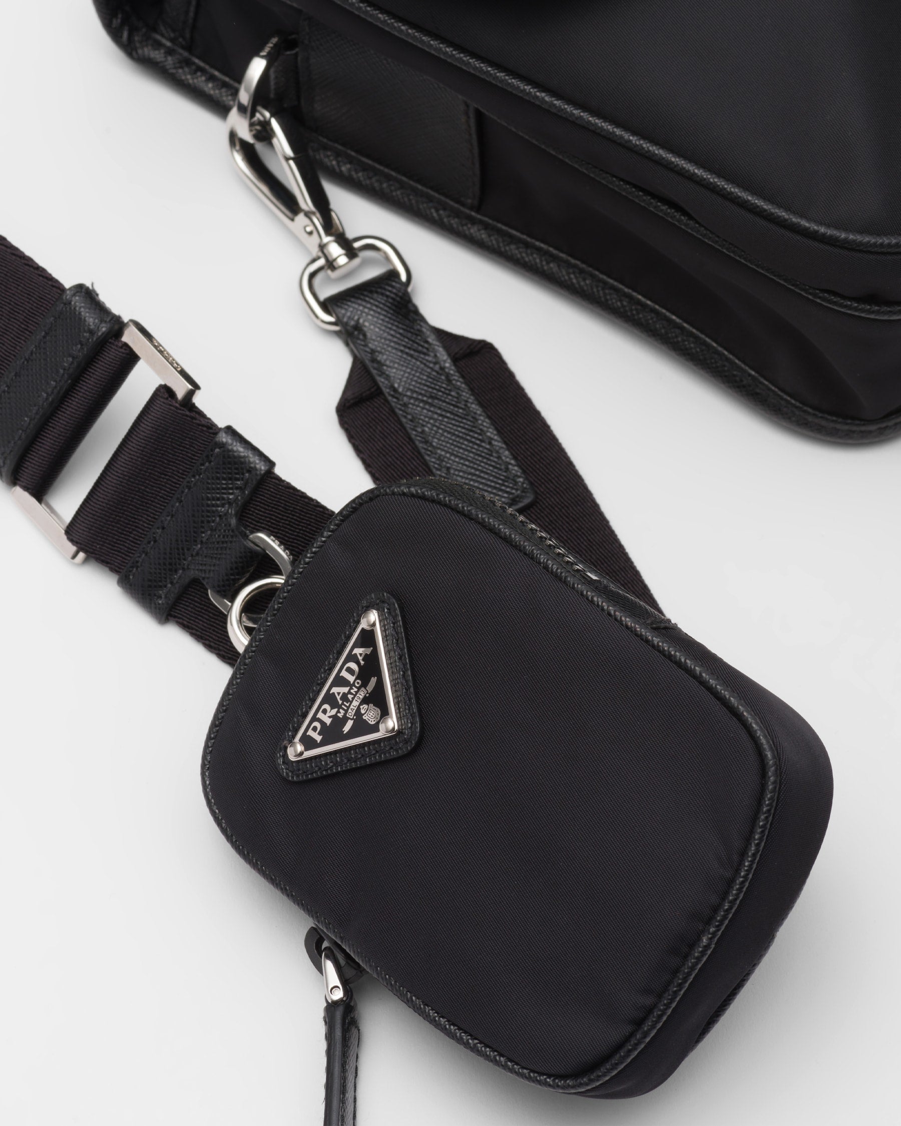 Sac porté épaule en Re-Nylon et cuir Saffiano