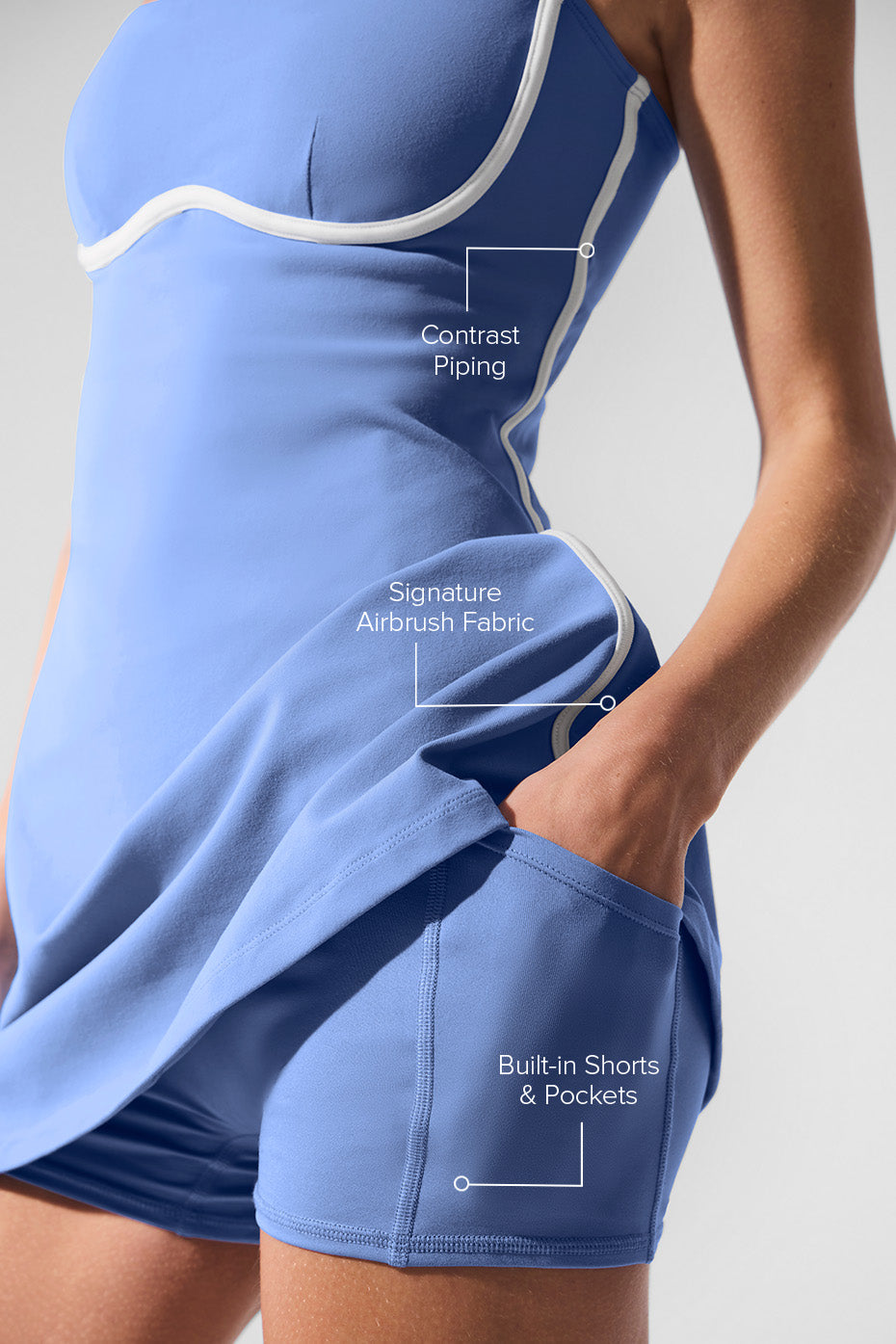 Robe épurée à l'aérographe "best seller"
